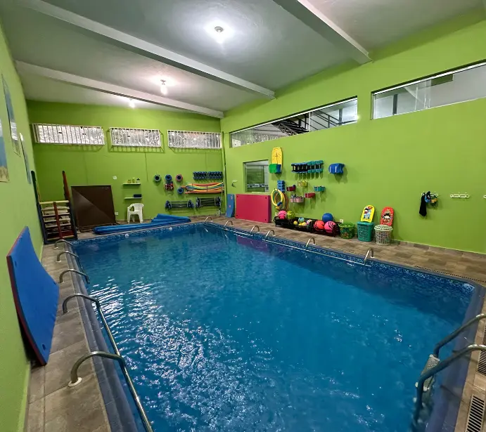Foto da piscina de natação e hidroginástica